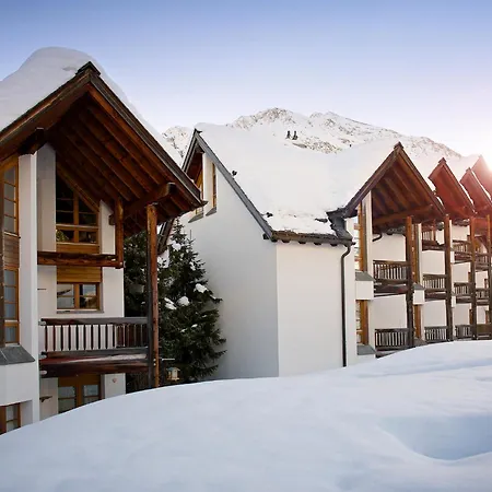 Schweizerhof Ferienwohnungen Lenzerheide Haus 4 *